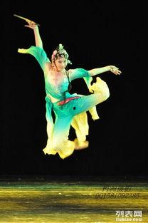 廉江成人舞蹈古典舞视频,传承国韵,舞动人生