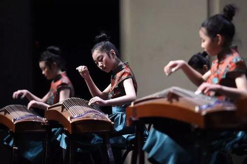 古筝演出成人合奏视频,成人合奏演绎古典韵味